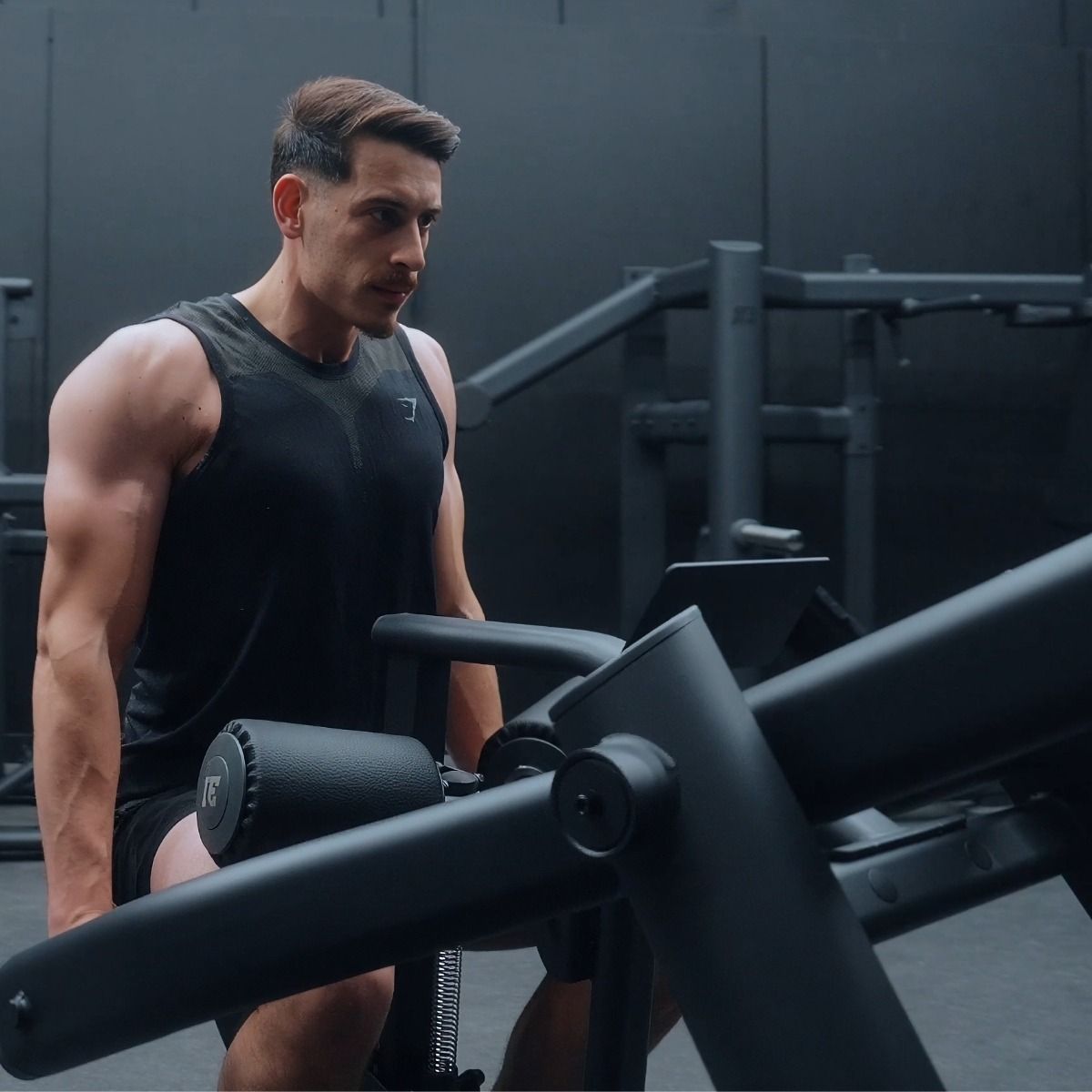 Seated Dip - Onyx™ Series